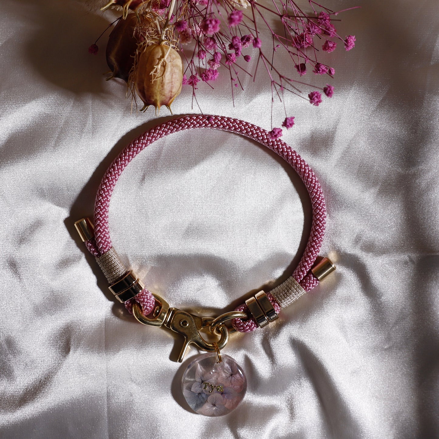 Collier porte-médaille petite corde simple