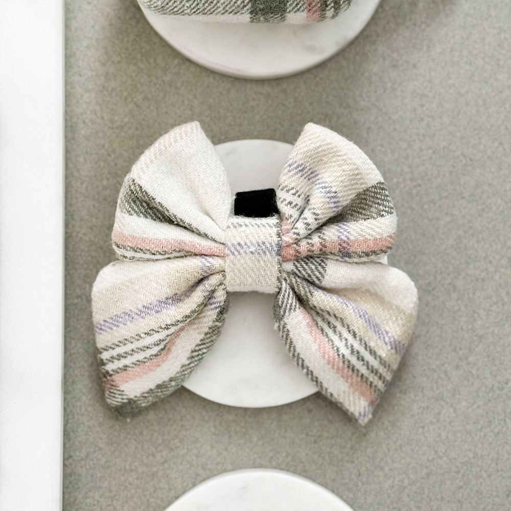 Nœud papillon marin à carreaux de printemps