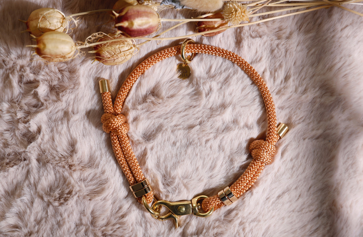 Collier porte-médaille petite corde simple