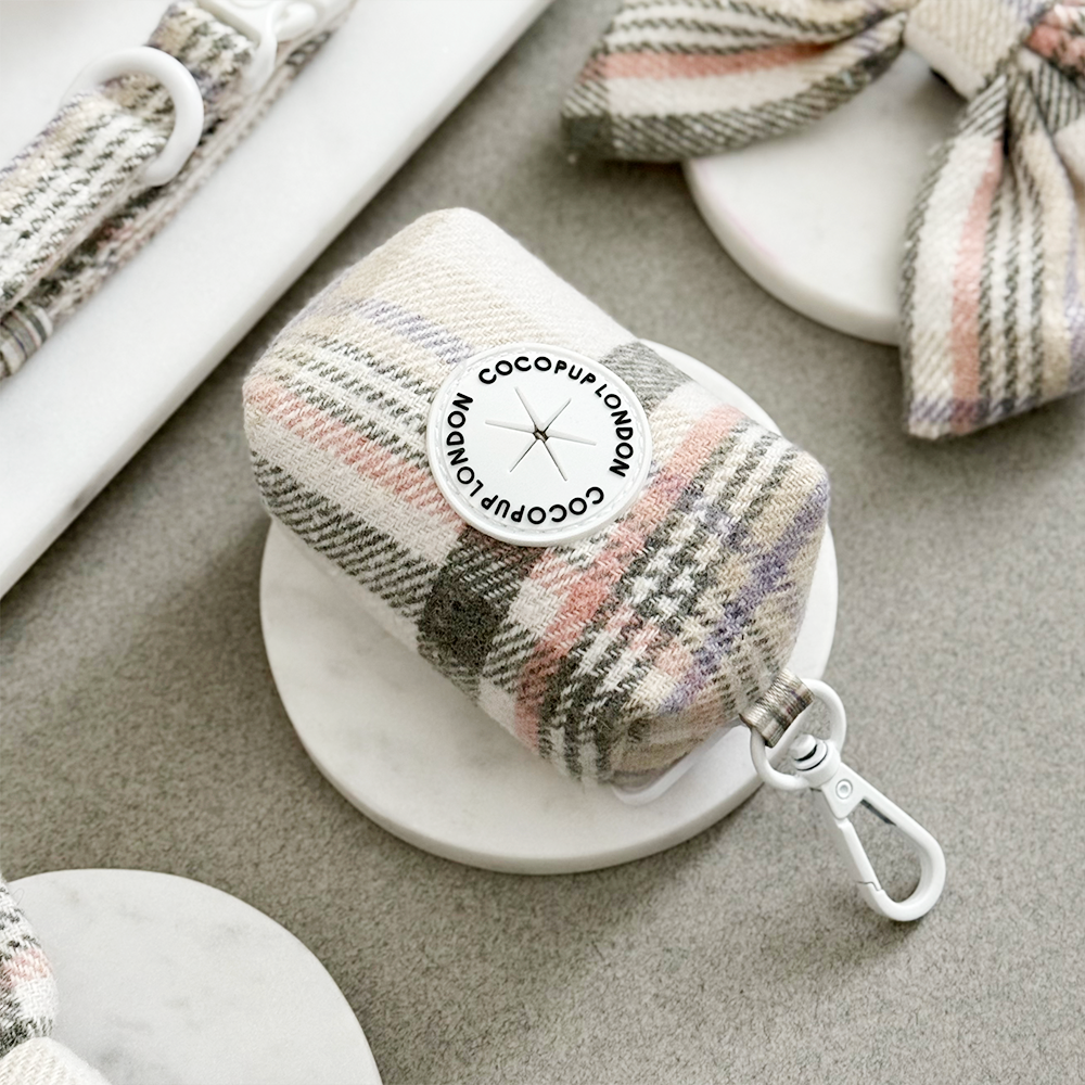 Porte-sac à crottes à carreaux de printemps