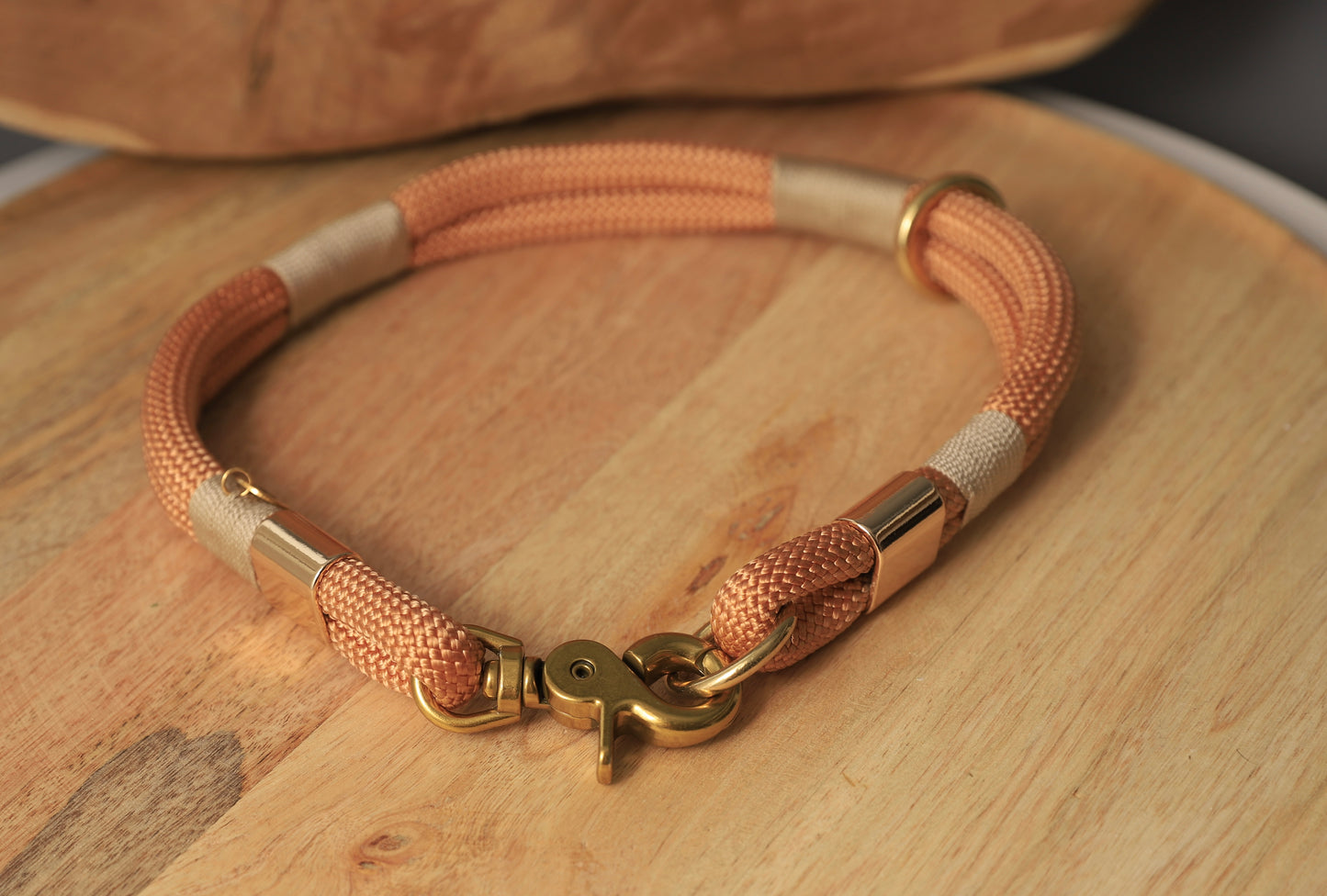 Collier porte-médaille corde double