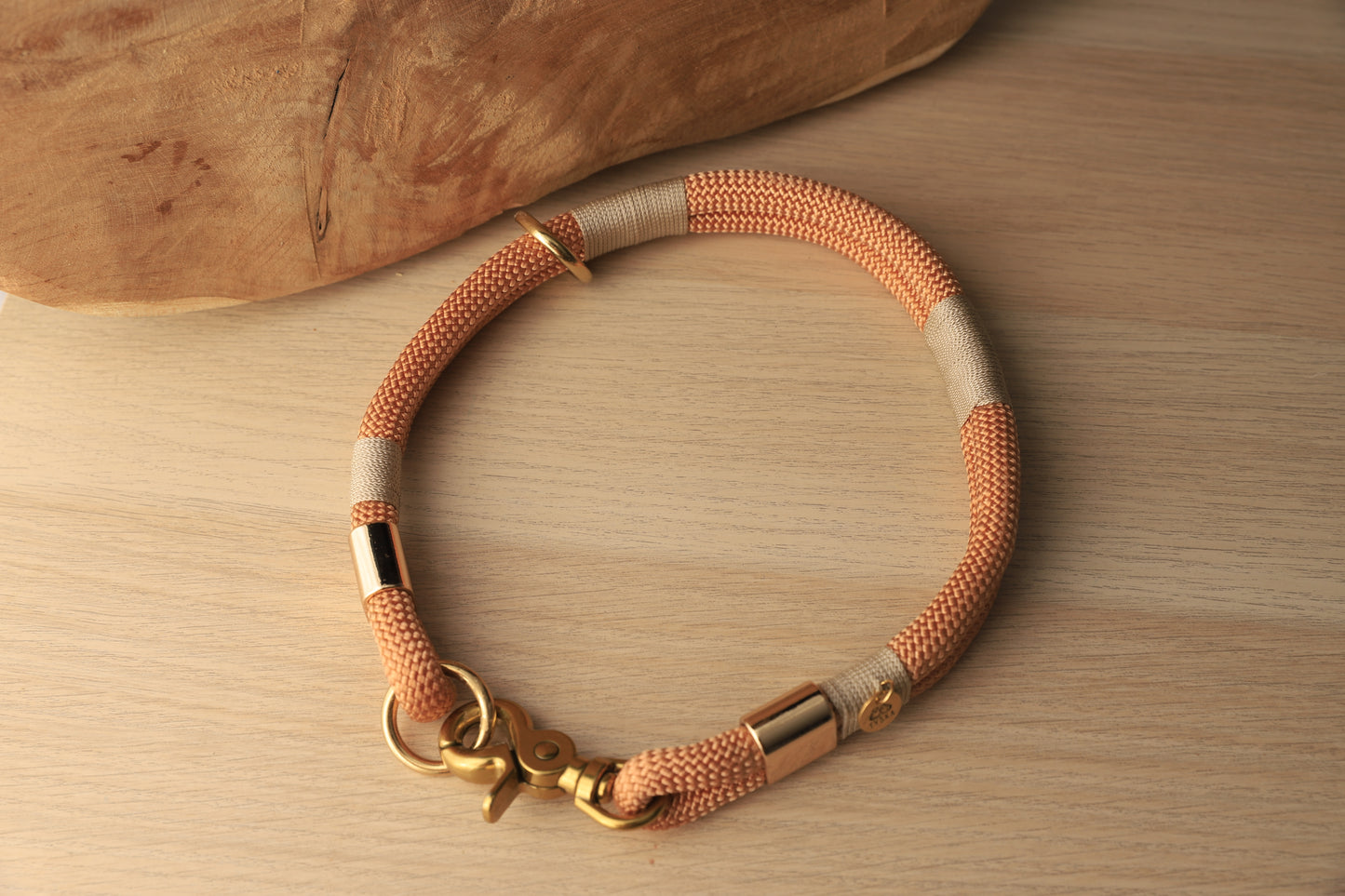Collier porte-médaille corde double