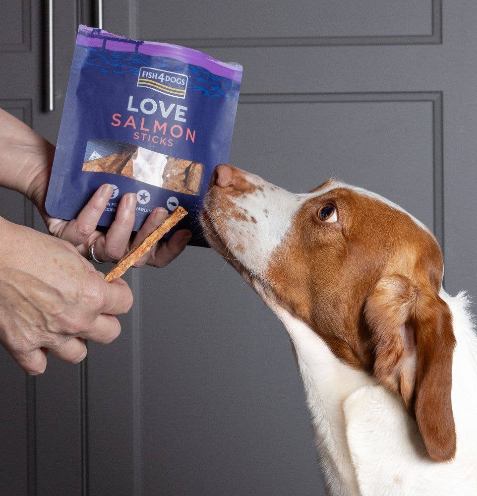 Fish4Dogs ® Love Bâtonnets de Saumon 85 g