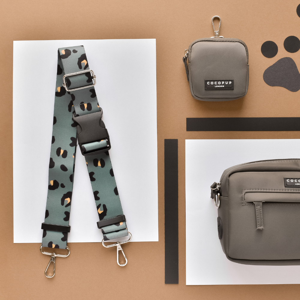 Ensemble Sac de promenade + sangle vert sauge léopard + pochette frifri pour chien - Moka